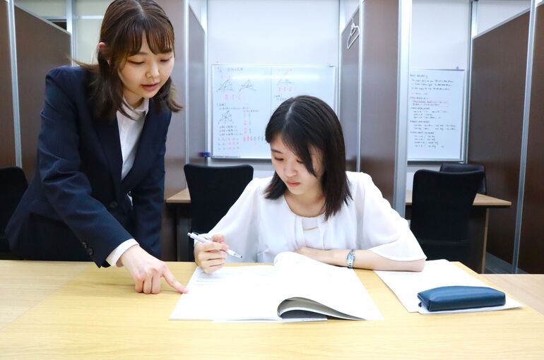 本日はテスト期間の過ごし方をご紹介いたします☺完全個別指導塾PRIDEでは定期テスト前だけでなく、前日～当日、そしてテスト後も手厚くフォローいたします！！