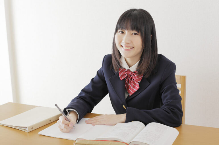 女子学生笑顔